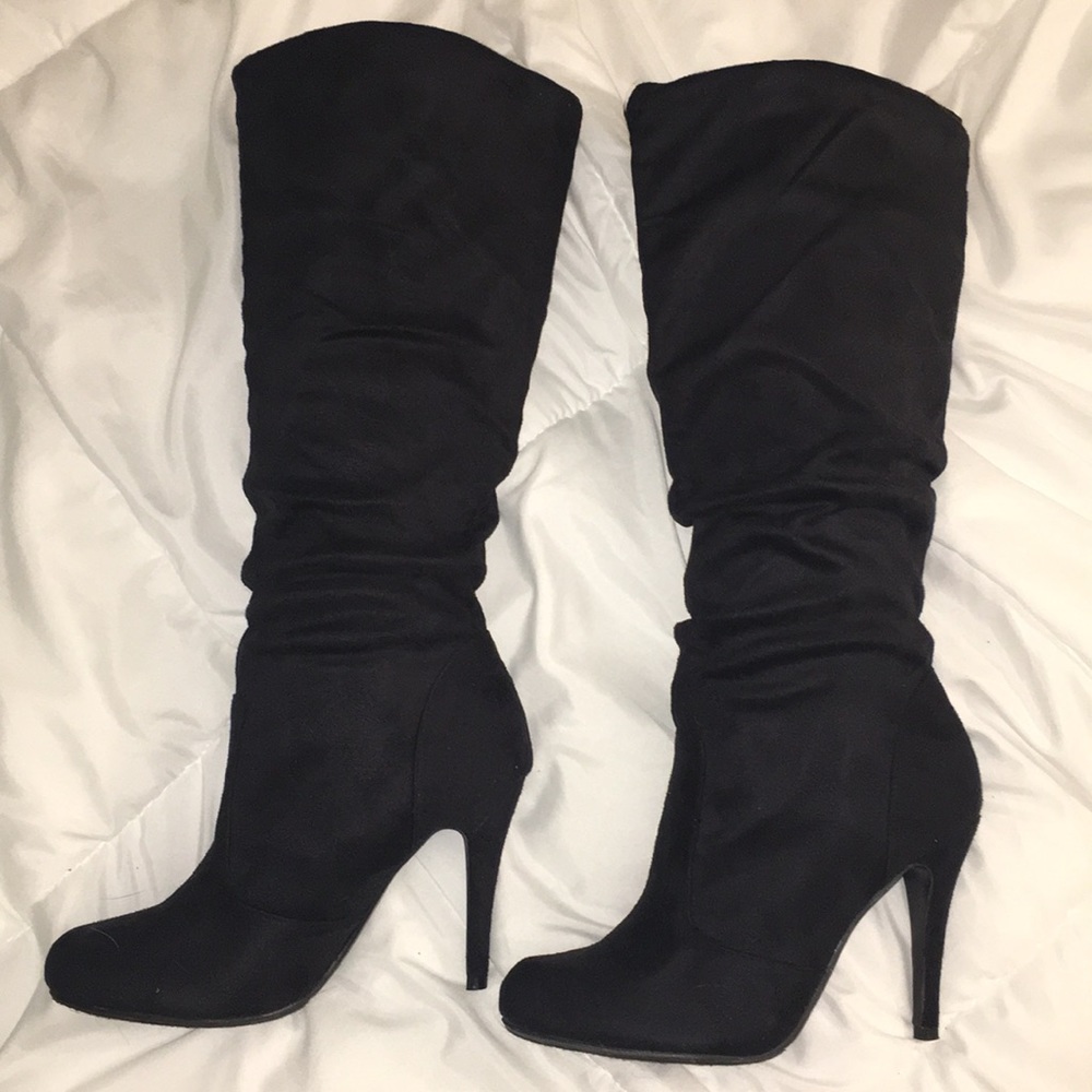High heeled high-calf boots